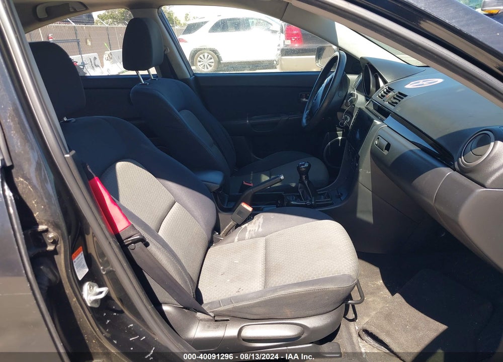 2004 MAZDA 3 I VIN: JM1BK32F741152931