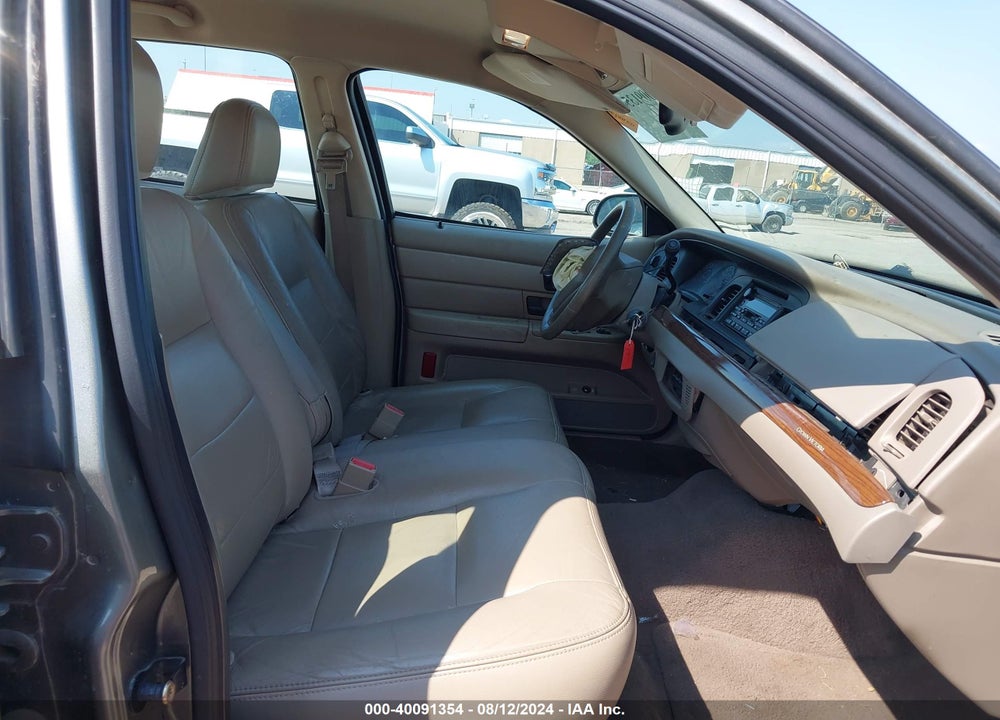 2004 FORD CROWN VICTORIA LX VIN: 2FAFP74W94X177947