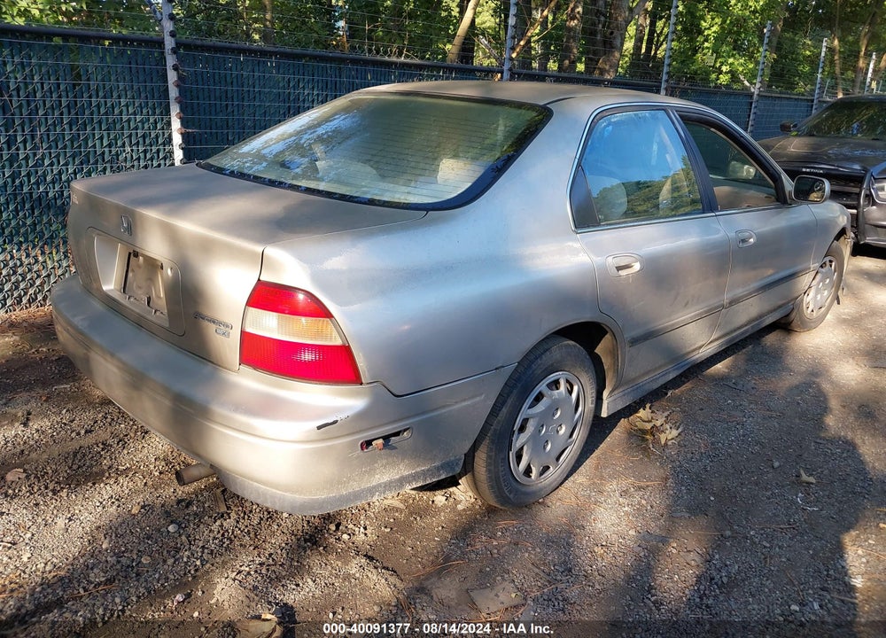 1994 HONDA ACCORD LX/EX VIN: 1HGCD5636RA180805