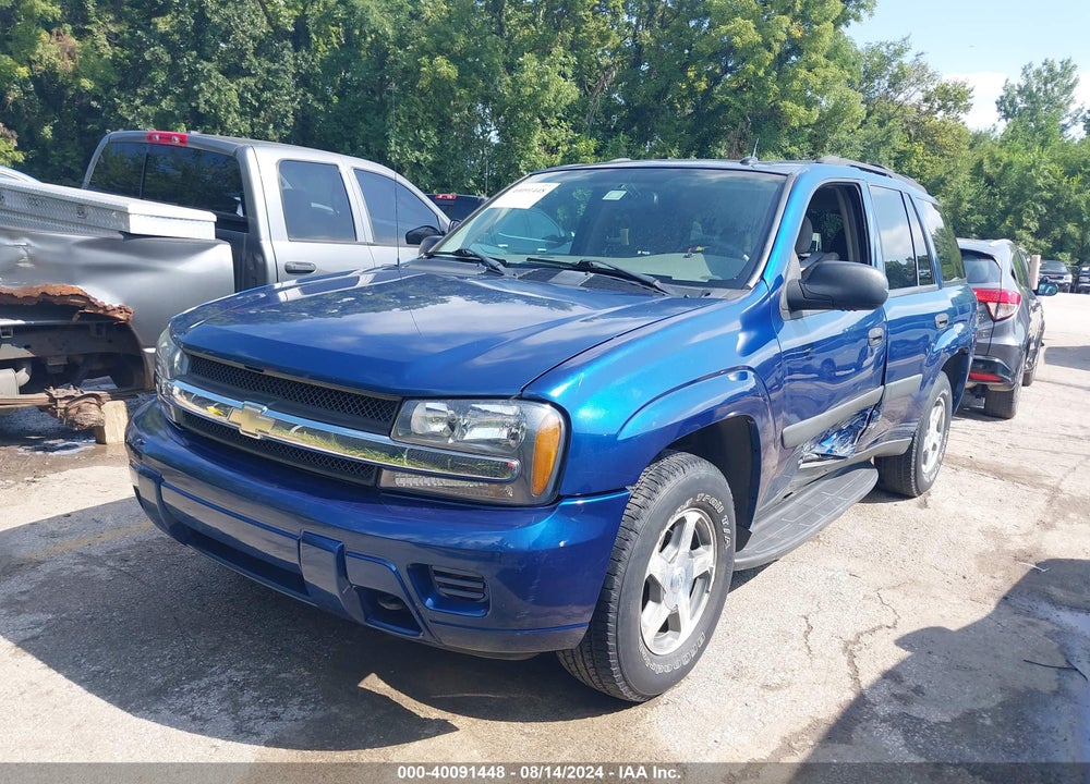 2005 CHEVROLET TRAILBLAZER LS VIN: 1GNDT13S452253532