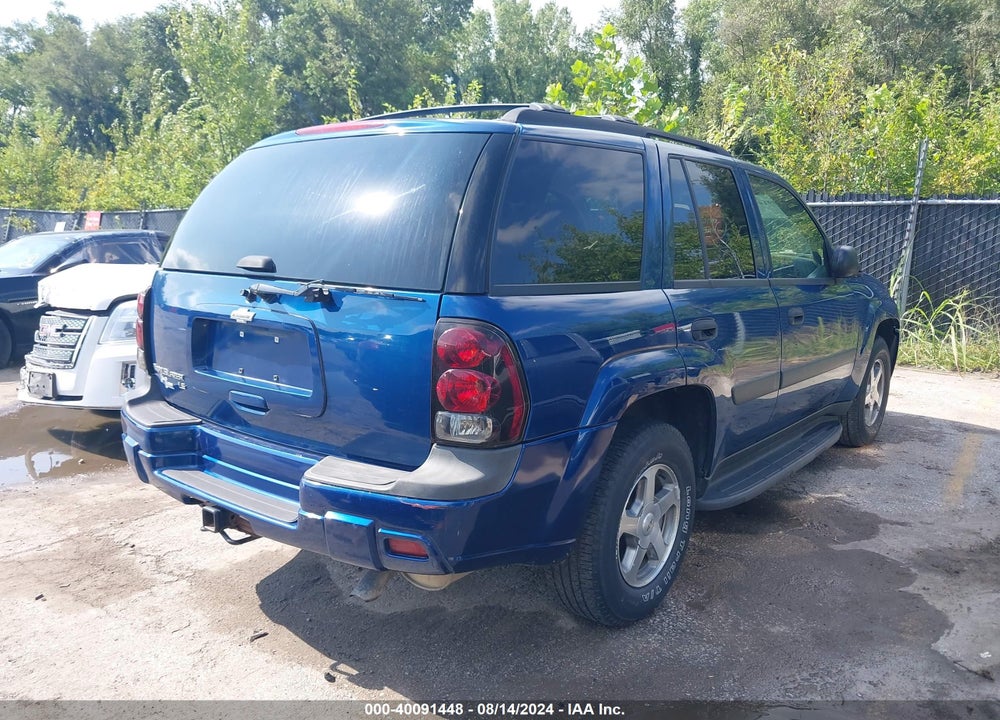 2005 CHEVROLET TRAILBLAZER LS VIN: 1GNDT13S452253532