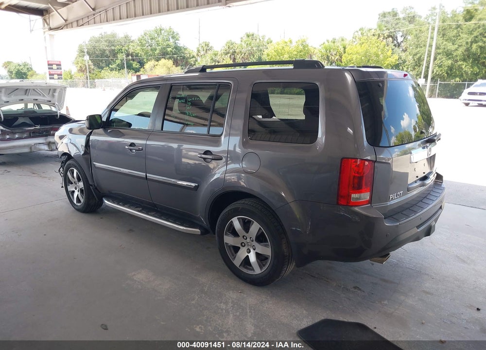2015 HONDA PILOT TOURING VIN: 5FNYF3H98FB010212