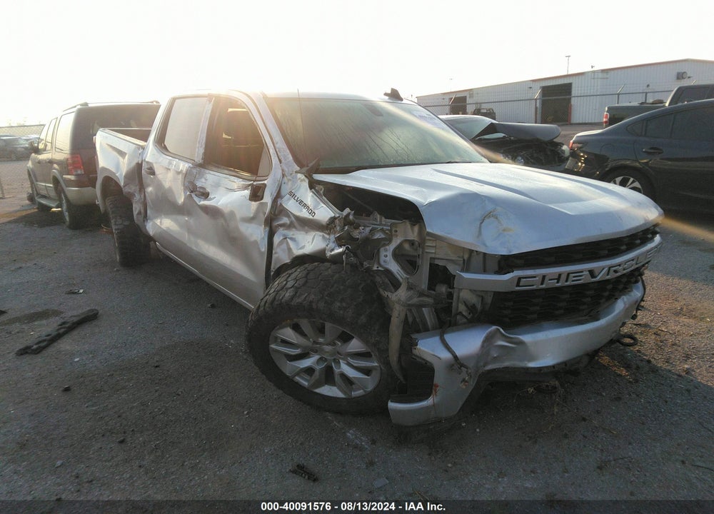 2021 CHEVROLET SILVERADO 1500 4WD SHORT BED CUSTOM VIN: 3GCPYBEH1MG176414