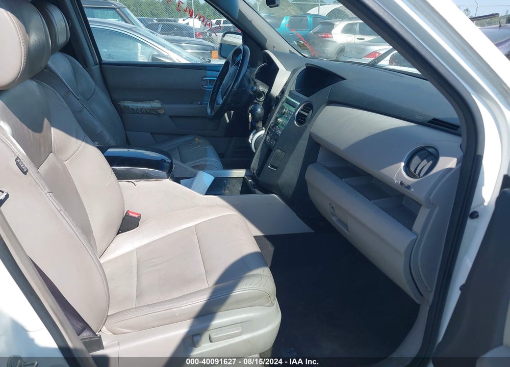 2011 HONDA PILOT VIN: 5FNYF4H55BB037848