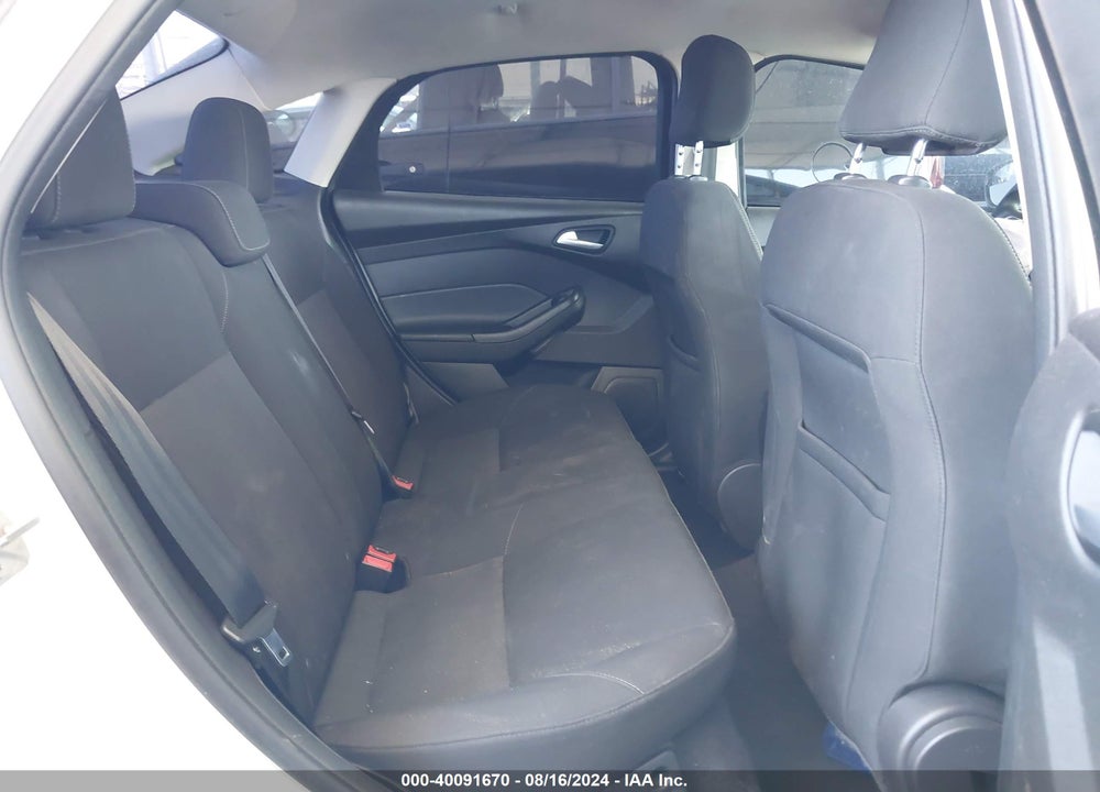 2015 FORD FOCUS SE VIN: 1FADP3F27FL370351