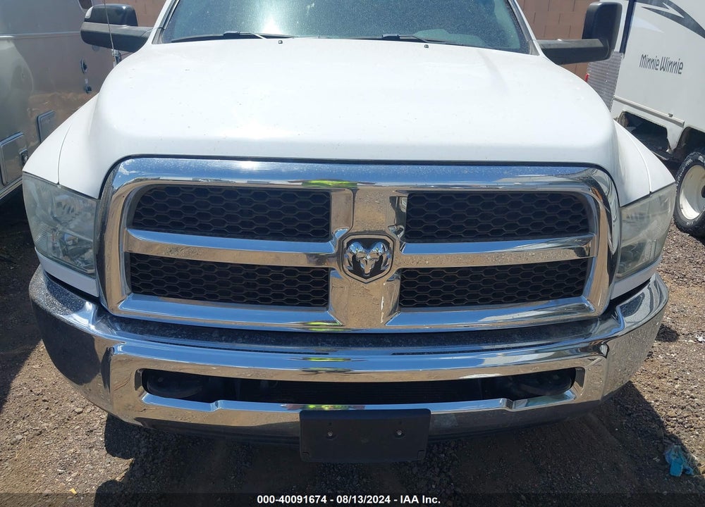 2018 RAM 3500 SLT  4X4 8' BOX VIN: 3C63RRHL2JG385555