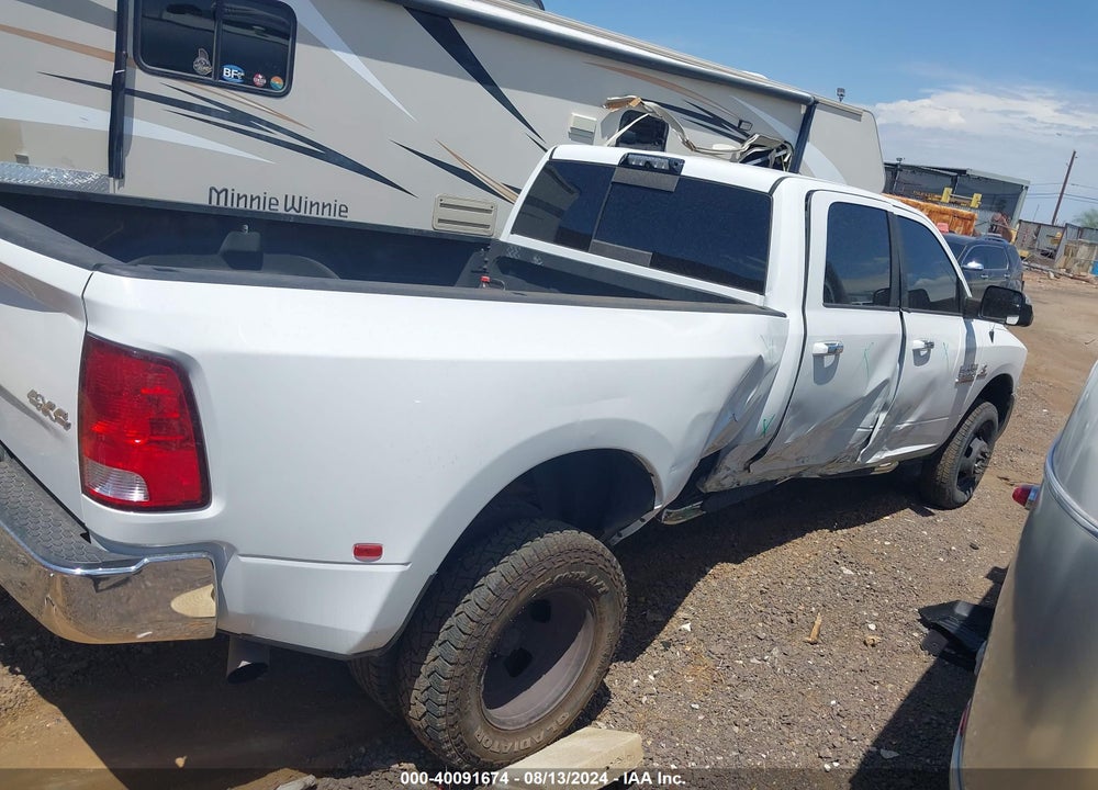 2018 RAM 3500 SLT  4X4 8' BOX VIN: 3C63RRHL2JG385555