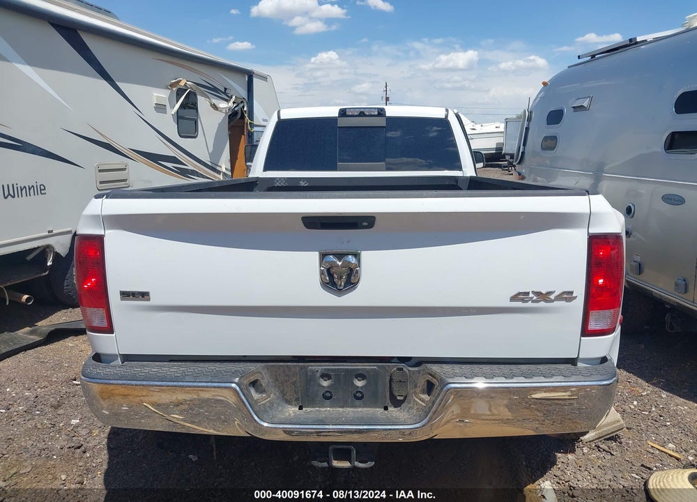2018 RAM 3500 SLT  4X4 8' BOX VIN: 3C63RRHL2JG385555