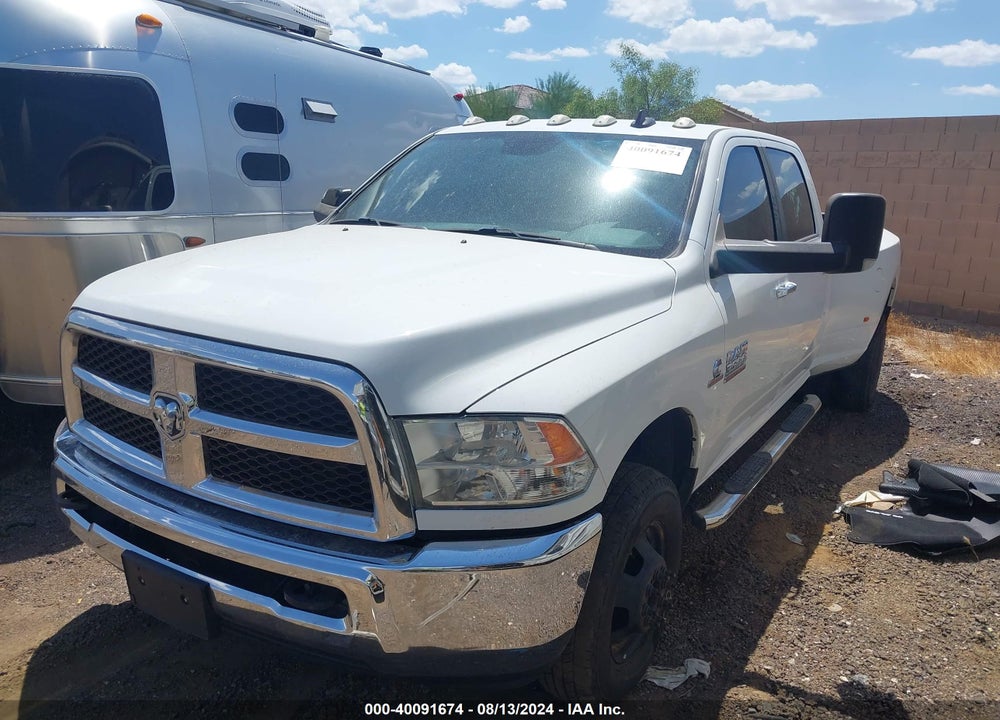 2018 RAM 3500 SLT  4X4 8' BOX VIN: 3C63RRHL2JG385555