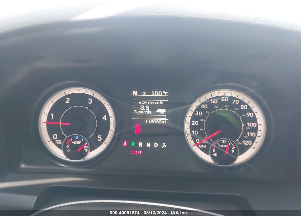 2018 RAM 3500 SLT  4X4 8' BOX VIN: 3C63RRHL2JG385555