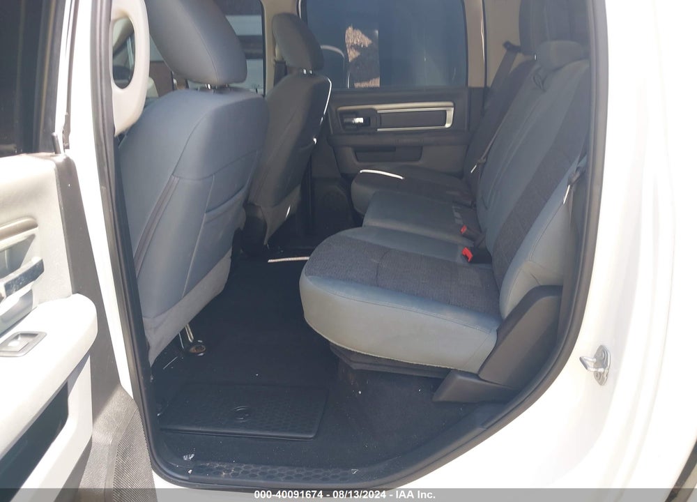 2018 RAM 3500 SLT  4X4 8' BOX VIN: 3C63RRHL2JG385555