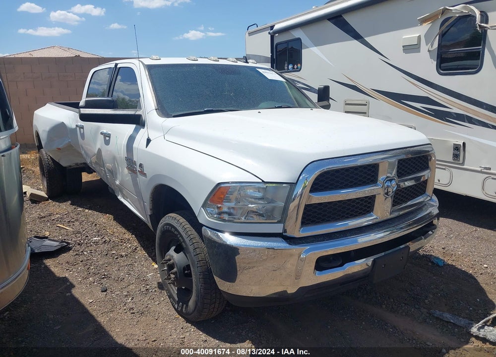 2018 RAM 3500 SLT  4X4 8' BOX VIN: 3C63RRHL2JG385555