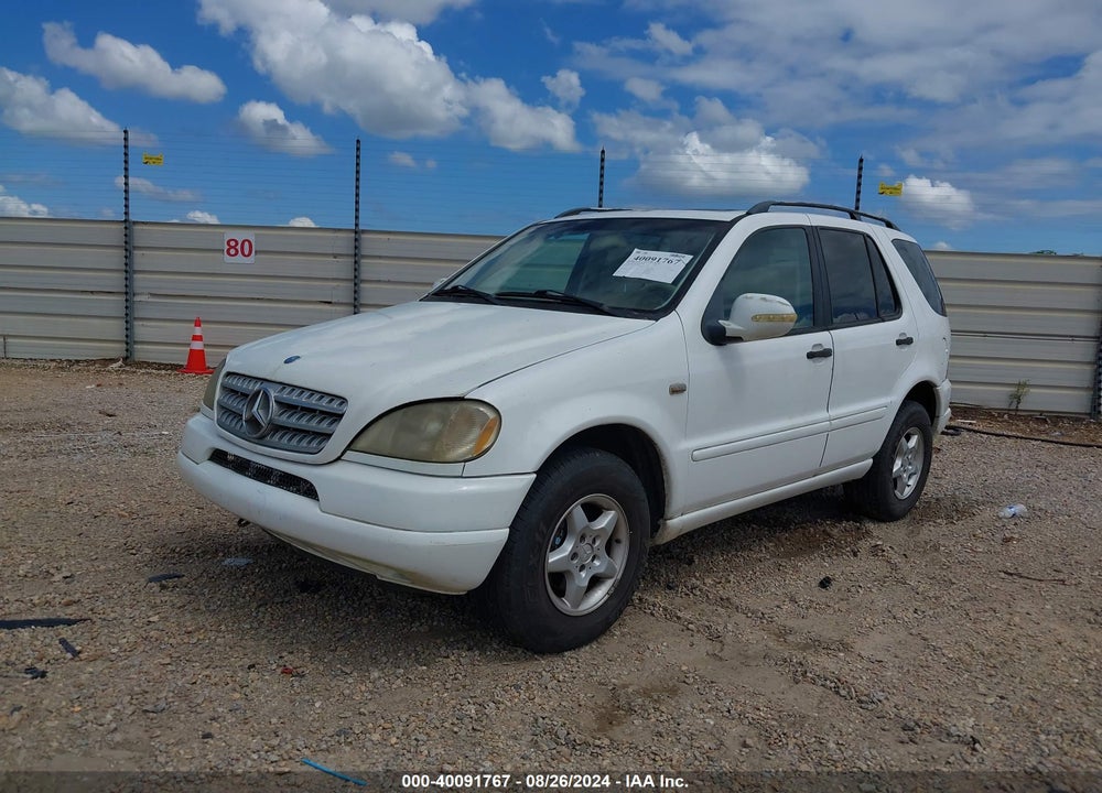 2000 MERCEDES-BENZ ML 320 VIN: 4JGAB54E4YA181090