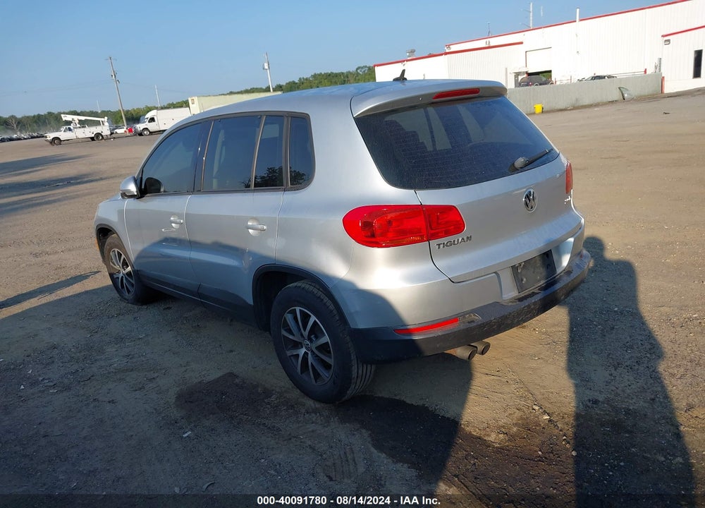2012 VOLKSWAGEN TIGUAN S VIN: WVGAV7AX2CW587275