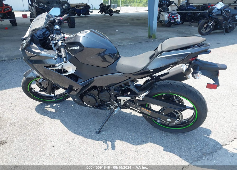 2022 KAWASAKI EX400 VIN: JKAEXKH10NDAH5137