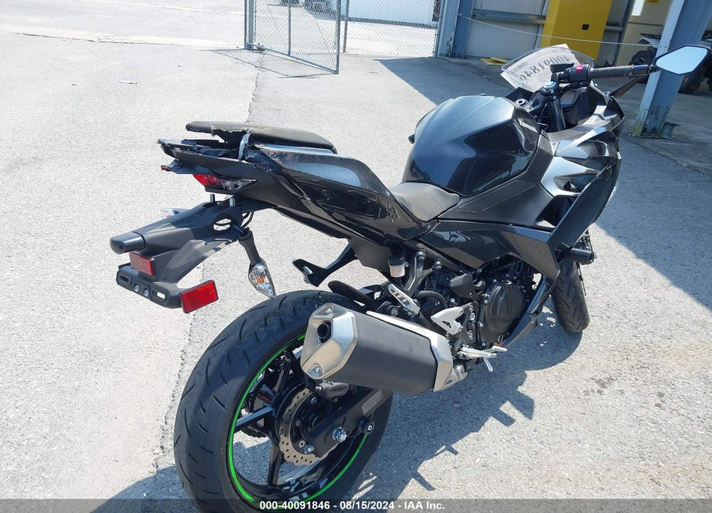 2022 KAWASAKI EX400 VIN: JKAEXKH10NDAH5137