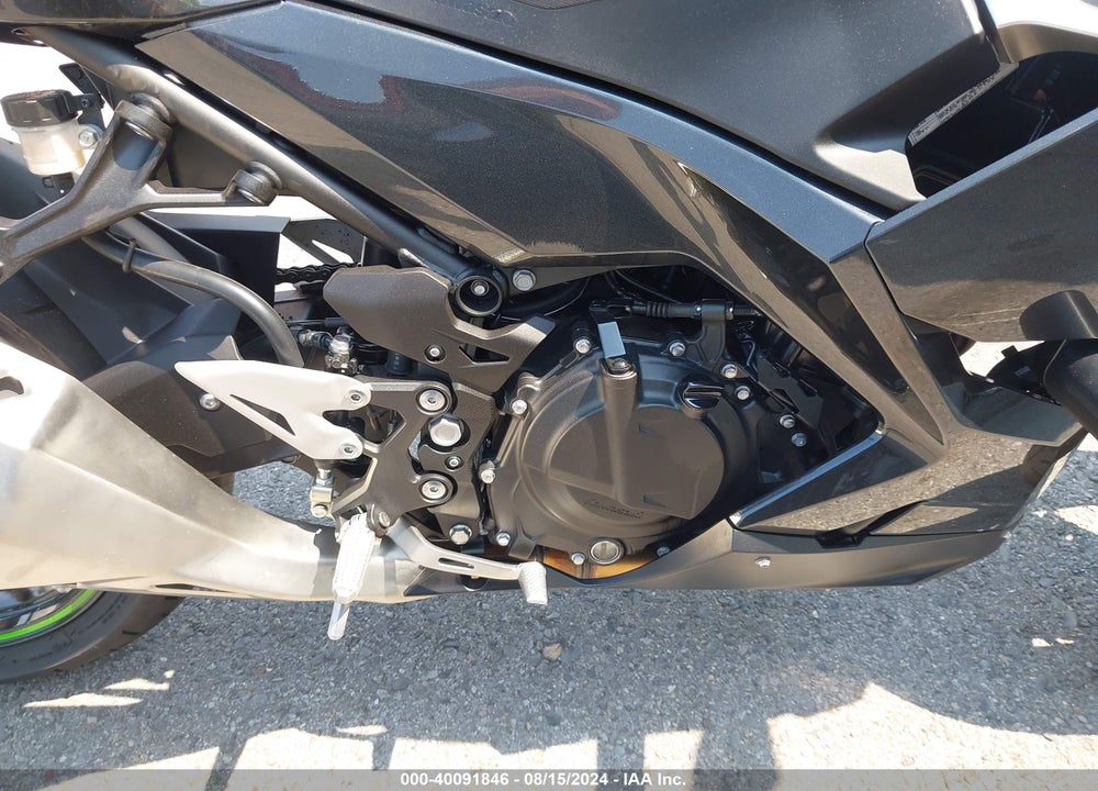 2022 KAWASAKI EX400 VIN: JKAEXKH10NDAH5137