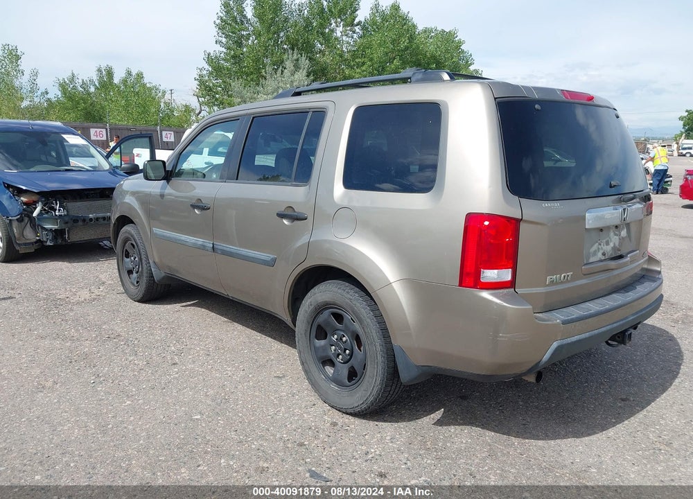 2011 HONDA PILOT LX VIN: 5FNYF4H24BB019234