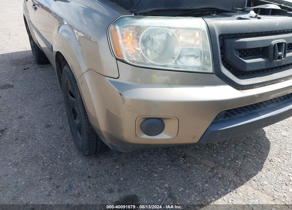 2011 HONDA PILOT LX VIN: 5FNYF4H24BB019234