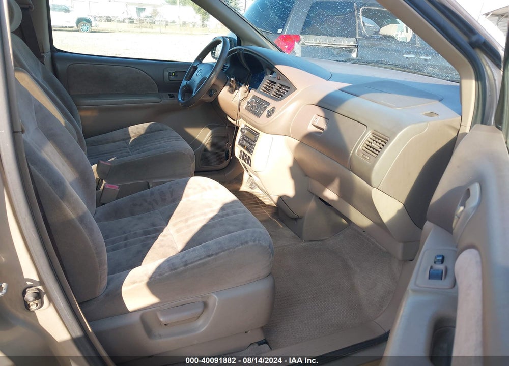 2001 TOYOTA SIENNA LE VIN: 4T3ZF13C91U388229