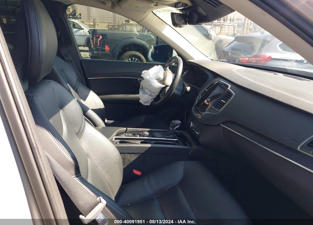 2020 VOLVO XC90 T5 MOMENTUM 7 PASSENGER VIN: YV4102PK5L1537305