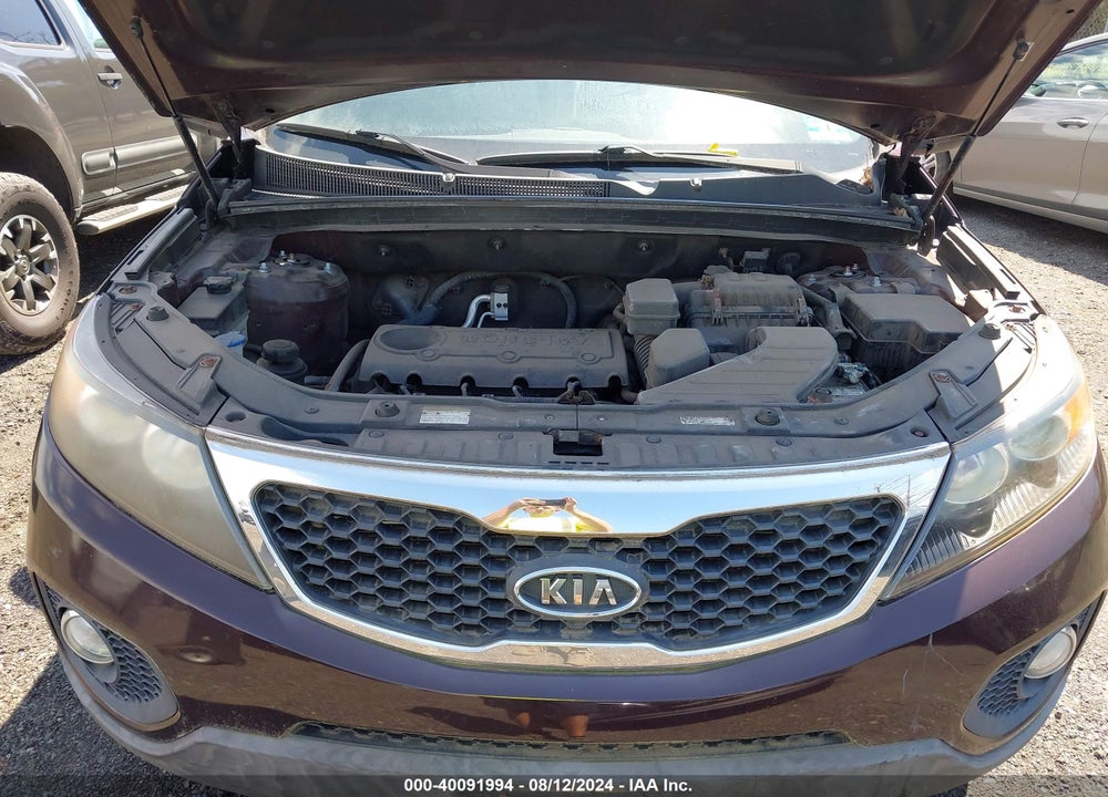 2011 KIA SORENTO LX VIN: 5XYKTCA19BG134981