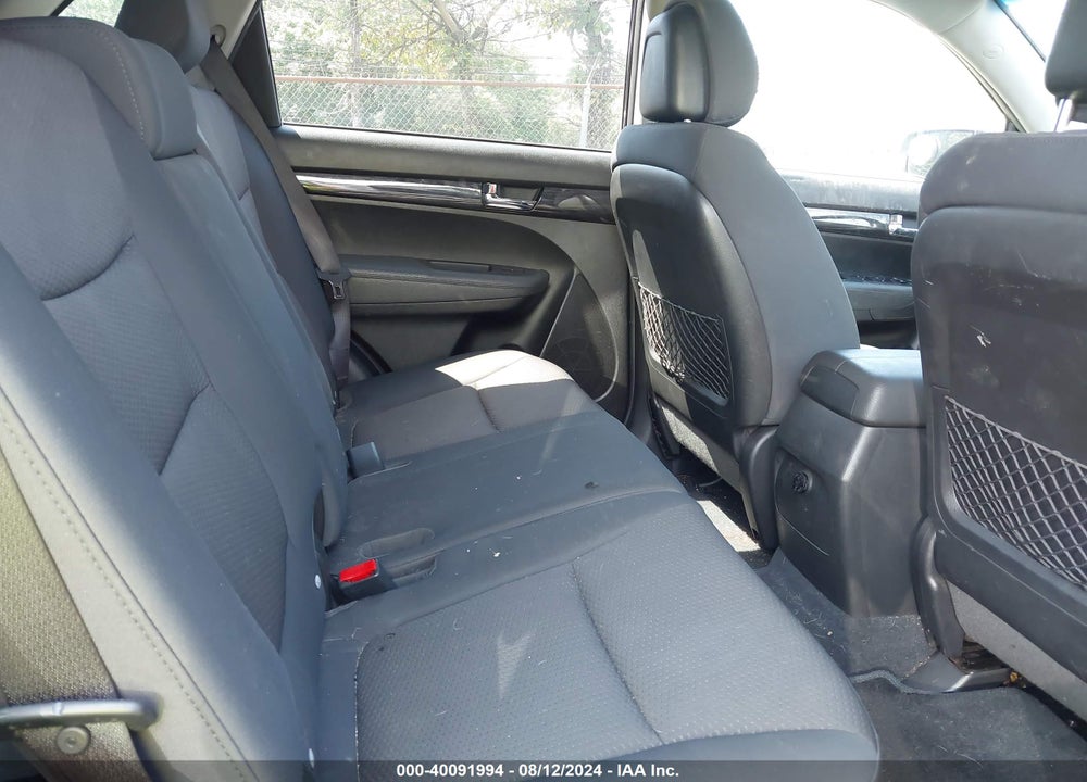 2011 KIA SORENTO LX VIN: 5XYKTCA19BG134981