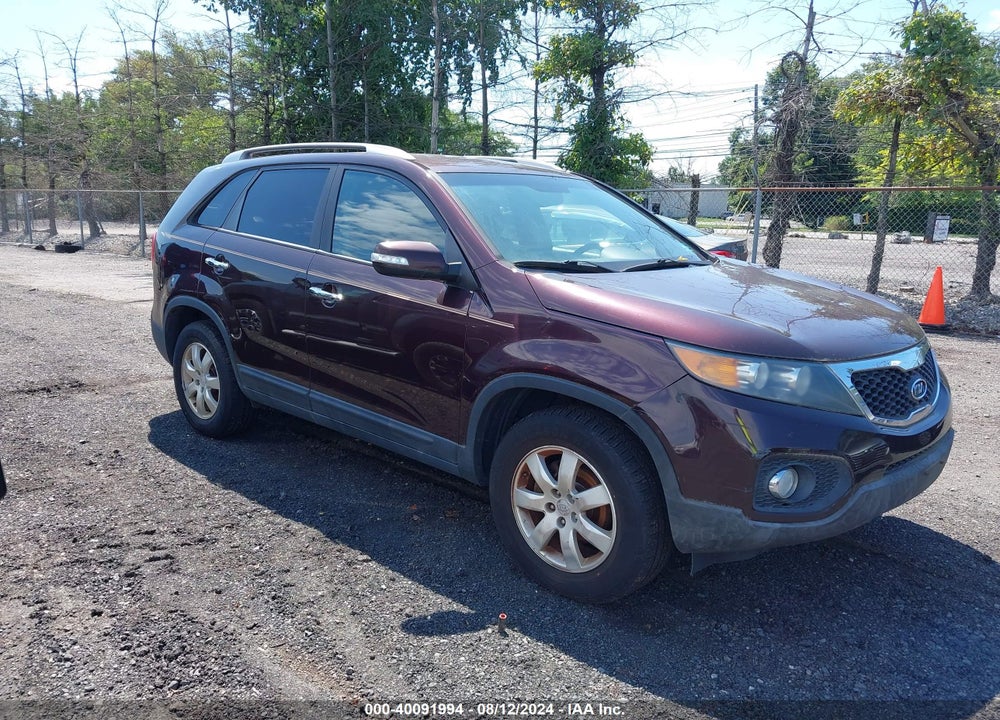 2011 KIA SORENTO LX VIN: 5XYKTCA19BG134981