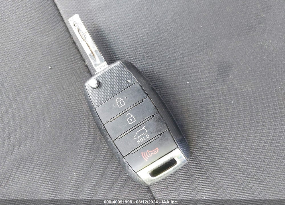 2016 KIA SOUL VIN: KNDJN2A27G7270975
