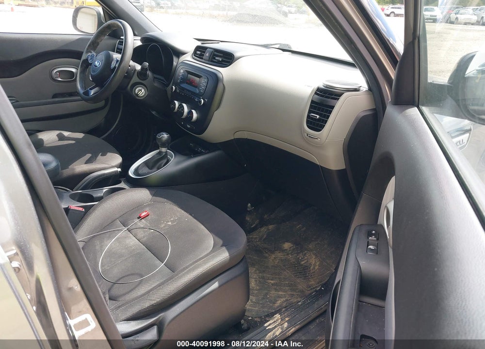 2016 KIA SOUL VIN: KNDJN2A27G7270975