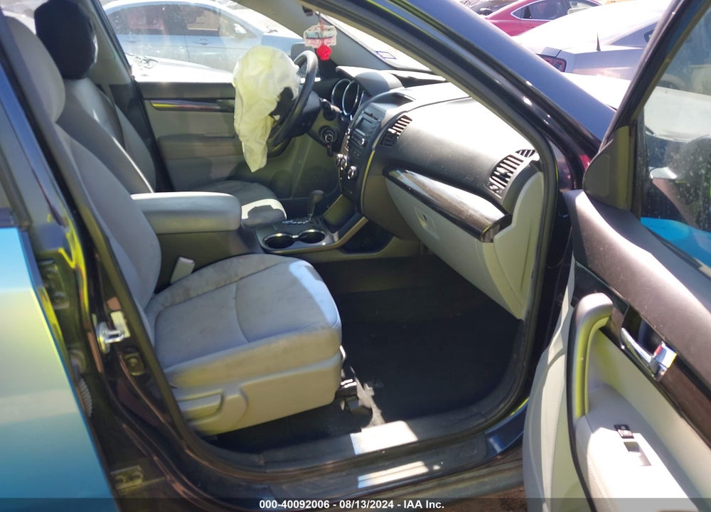 2012 KIA SORENTO LX VIN: 5XYKT3A6XCG294784
