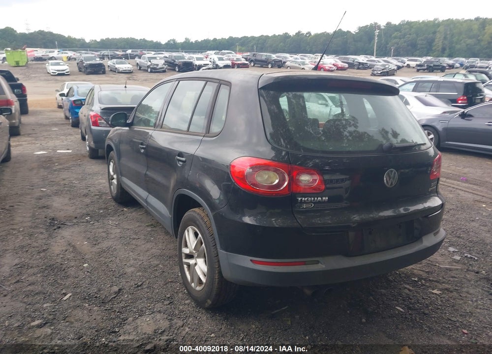 2011 VOLKSWAGEN TIGUAN S VIN: WVGBV7AX6BW501131