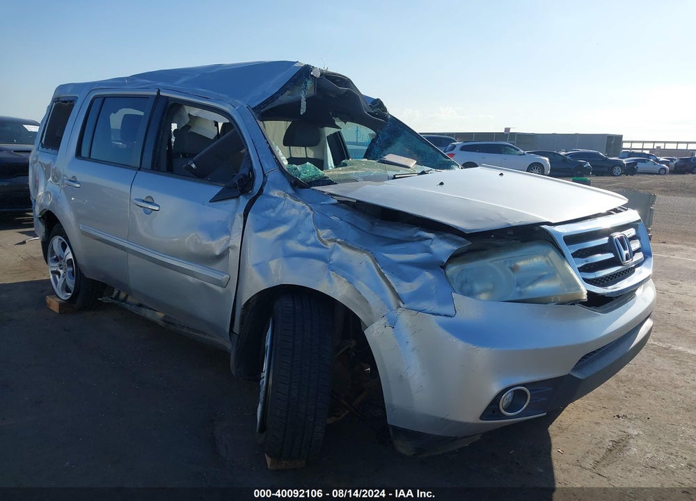 2014 HONDA PILOT EX VIN: 5FNYF4H42EB029623