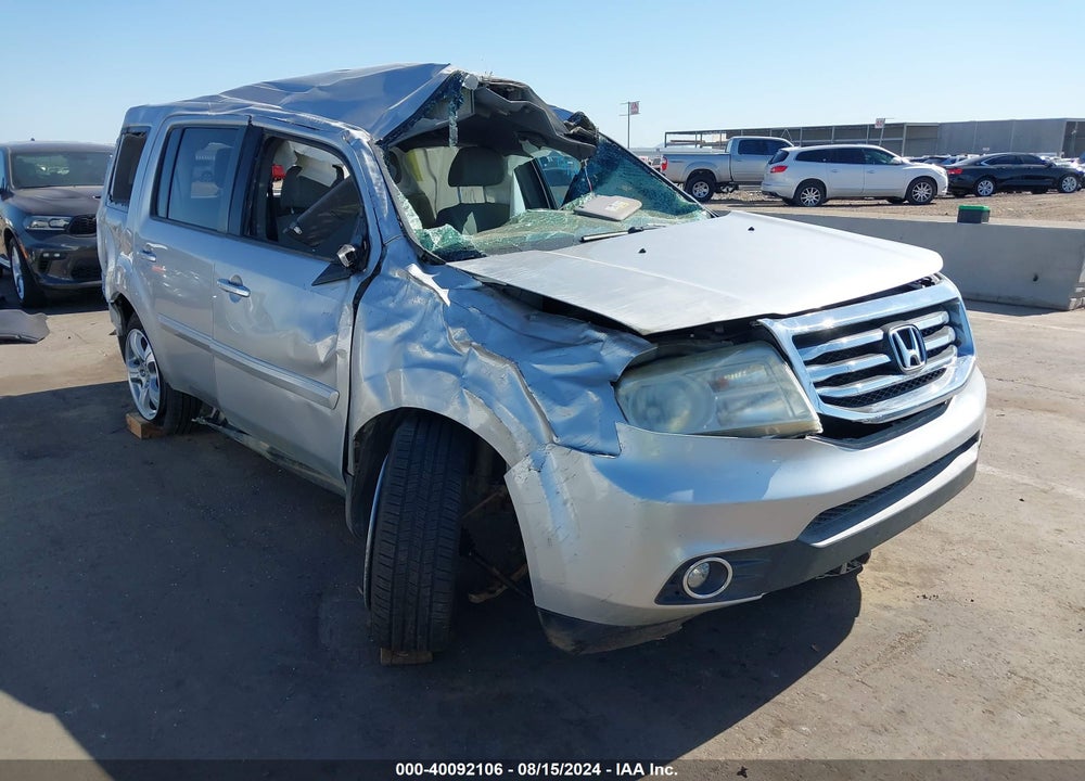 2014 HONDA PILOT EX VIN: 5FNYF4H42EB029623