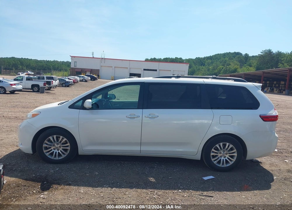 2016 TOYOTA SIENNA XLE 8 PASSENGER VIN: 5TDYK3DC5GS720565