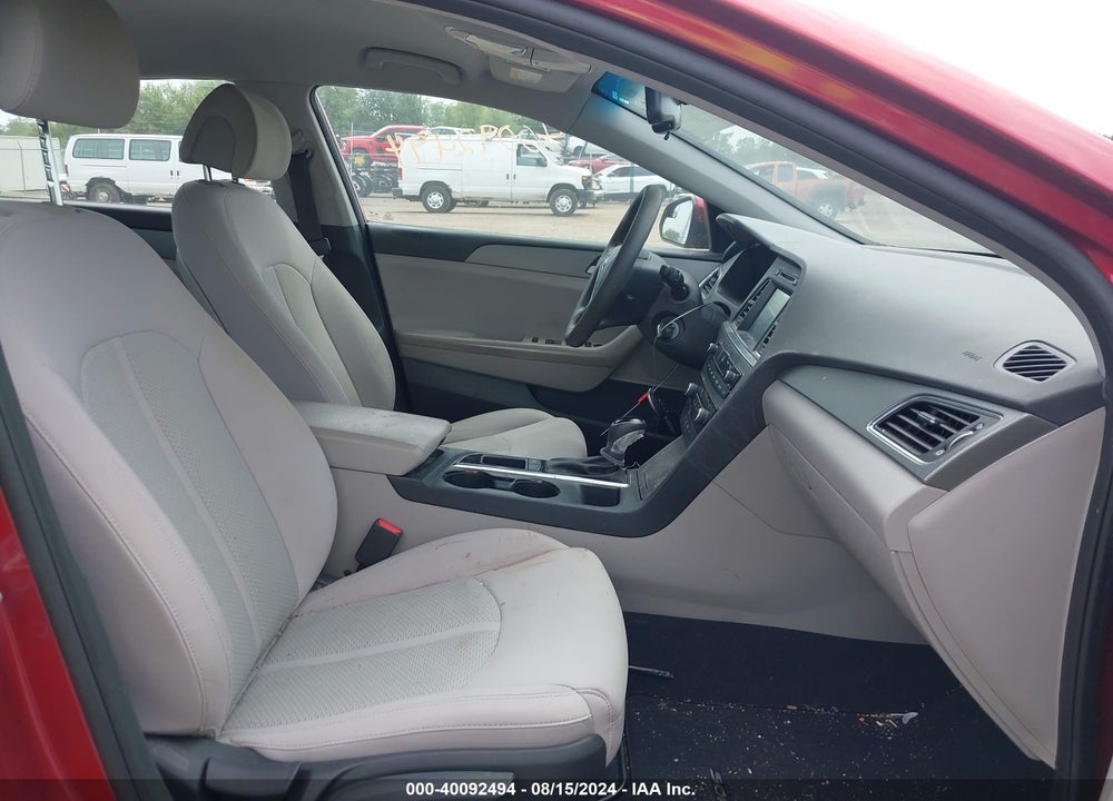 2016 HYUNDAI SONATA SE VIN: 5NPE24AF3GH352318