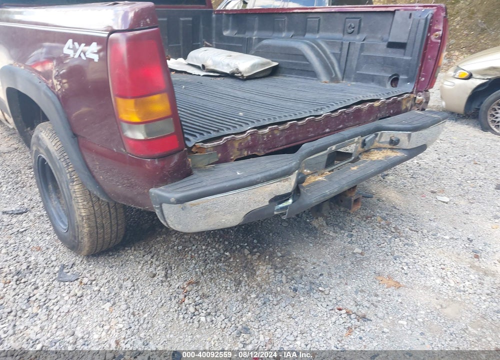 2002 CHEVROLET SILVERADO 1500 LS VIN: 2GCEK19TX21238240