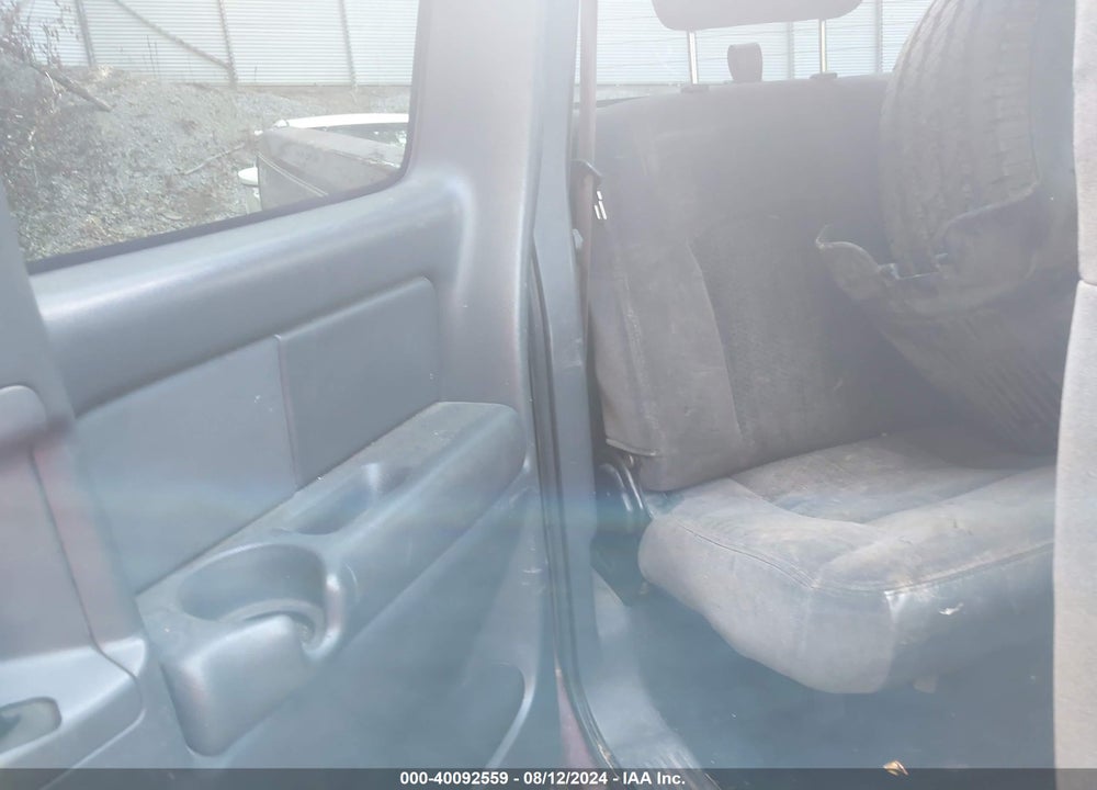 2002 CHEVROLET SILVERADO 1500 LS VIN: 2GCEK19TX21238240