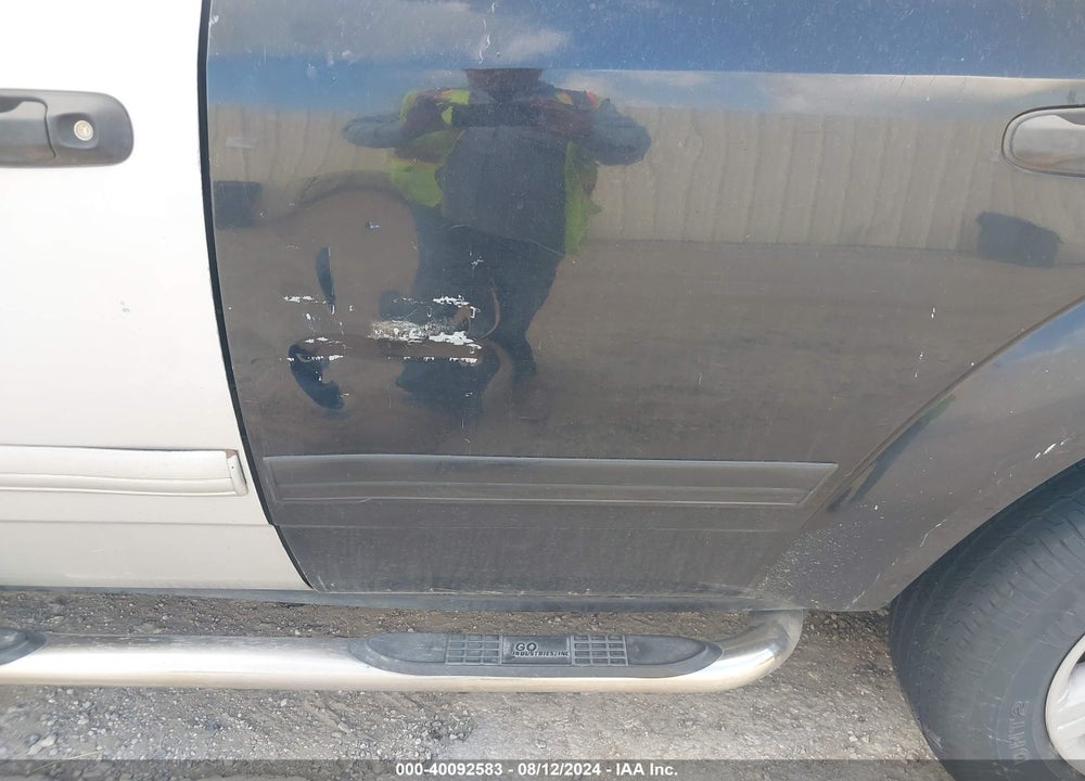 2005 DODGE DURANGO SLT VIN: 1D4HD48N25F560379
