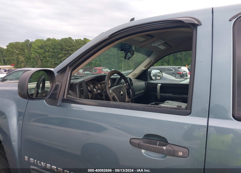 2009 CHEVROLET SILVERADO 1500 LT VIN: 3GCEK23399G252176