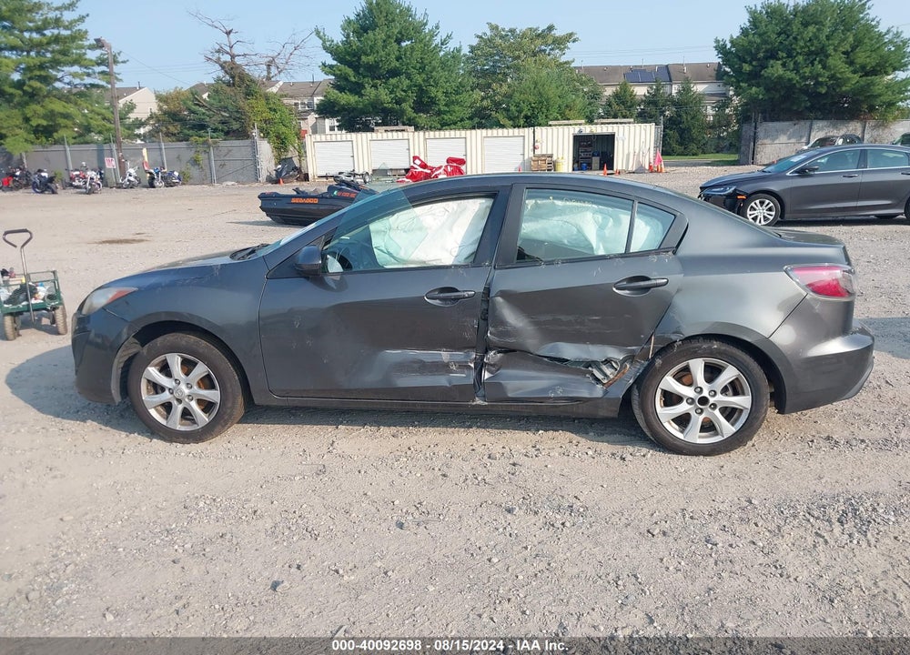 2011 MAZDA 3 I TOURING VIN: JM1BL1VGXB1434600