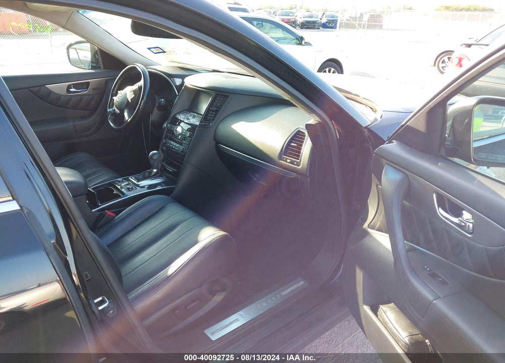 2014 INFINITI QX70 VIN: JN8CS1MU8EM451966