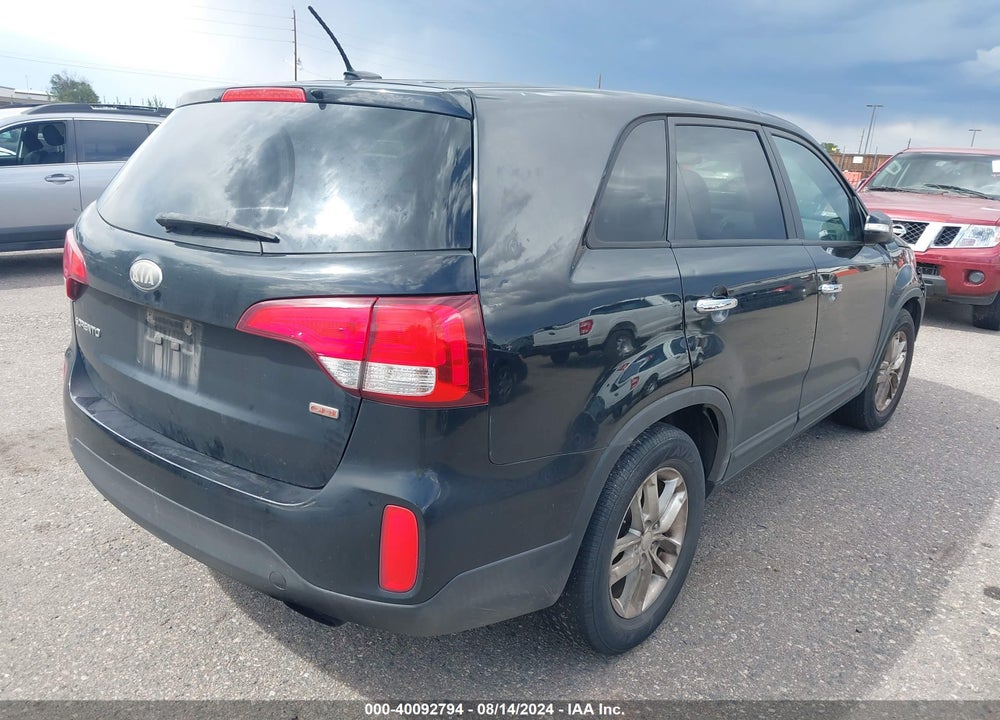 2015 KIA SORENTO LX VIN: 5XYKT3A65FG621709