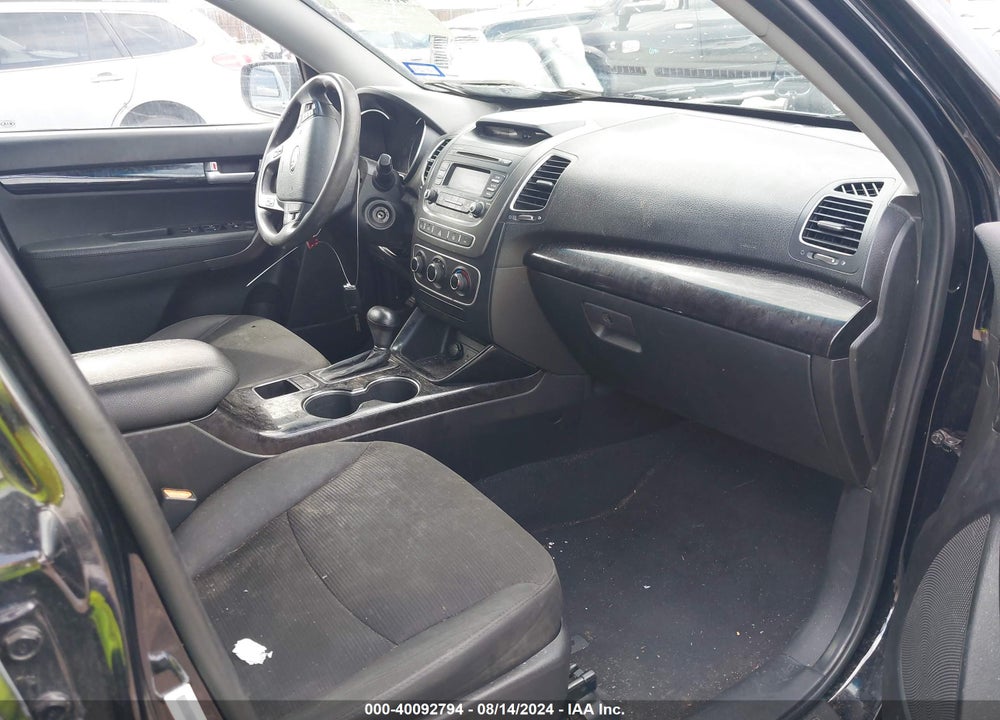 2015 KIA SORENTO LX VIN: 5XYKT3A65FG621709