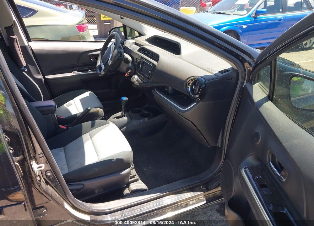 2016 TOYOTA PRIUS C TWO VIN: JTDKDTB3XG1121189