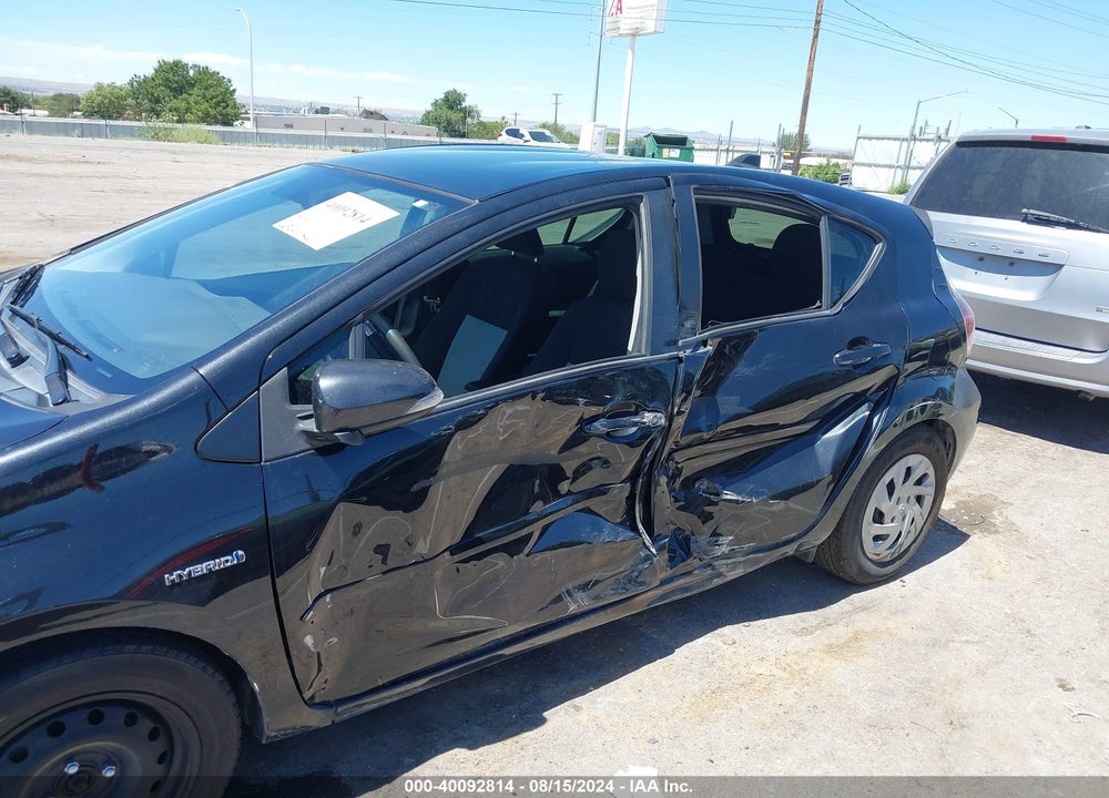 2016 TOYOTA PRIUS C TWO VIN: JTDKDTB3XG1121189