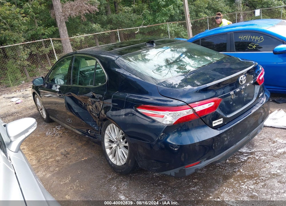 2018 TOYOTA CAMRY XLE VIN: 4T1B11HK7JU514175