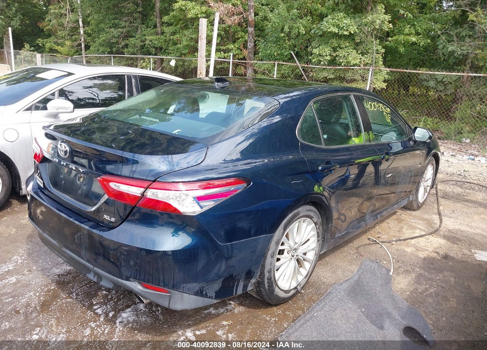2018 TOYOTA CAMRY XLE VIN: 4T1B11HK7JU514175