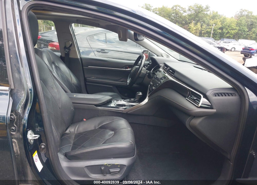 2018 TOYOTA CAMRY XLE VIN: 4T1B11HK7JU514175