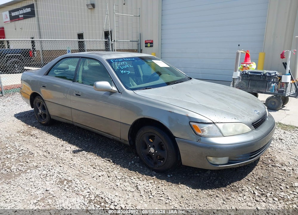 1999 LEXUS ES 300 VIN: JT8BF28G2X0231642
